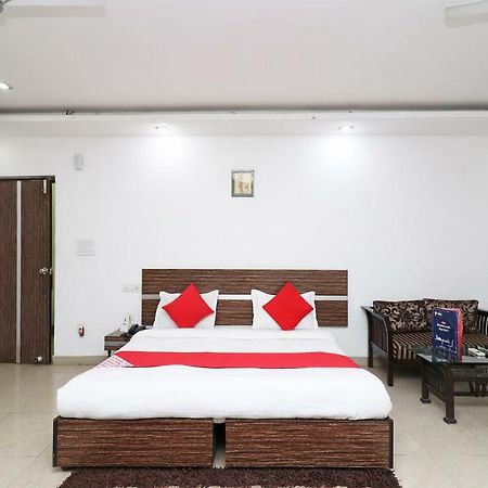 Oyo 10257 Hotel Lotus Park Gurgaon Exteriör bild