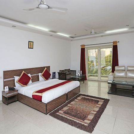 Oyo 10257 Hotel Lotus Park Gurgaon Exteriör bild
