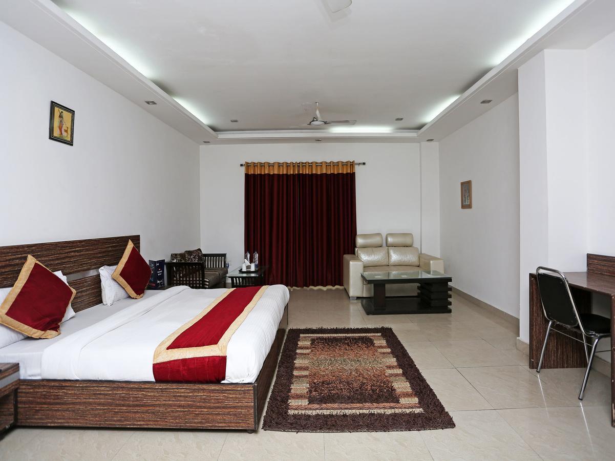 Oyo 10257 Hotel Lotus Park Gurgaon Exteriör bild