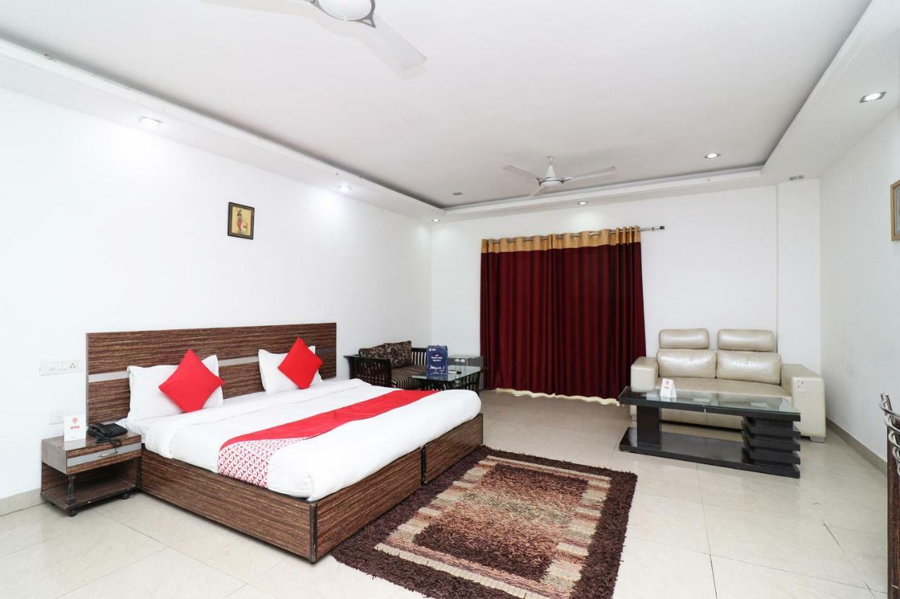 Oyo 10257 Hotel Lotus Park Gurgaon Exteriör bild