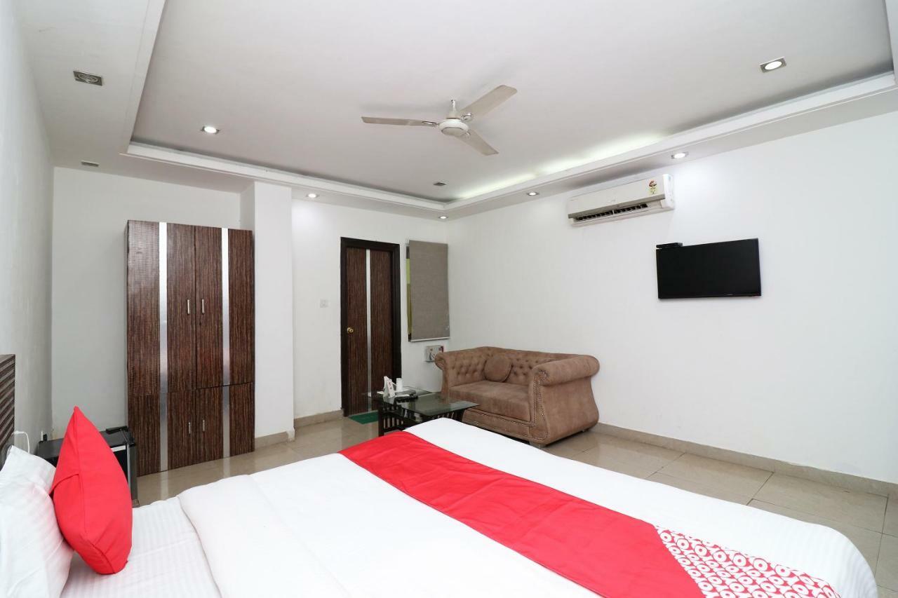 Oyo 10257 Hotel Lotus Park Gurgaon Exteriör bild