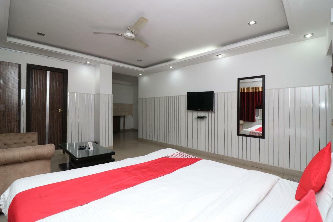 Oyo 10257 Hotel Lotus Park Gurgaon Exteriör bild