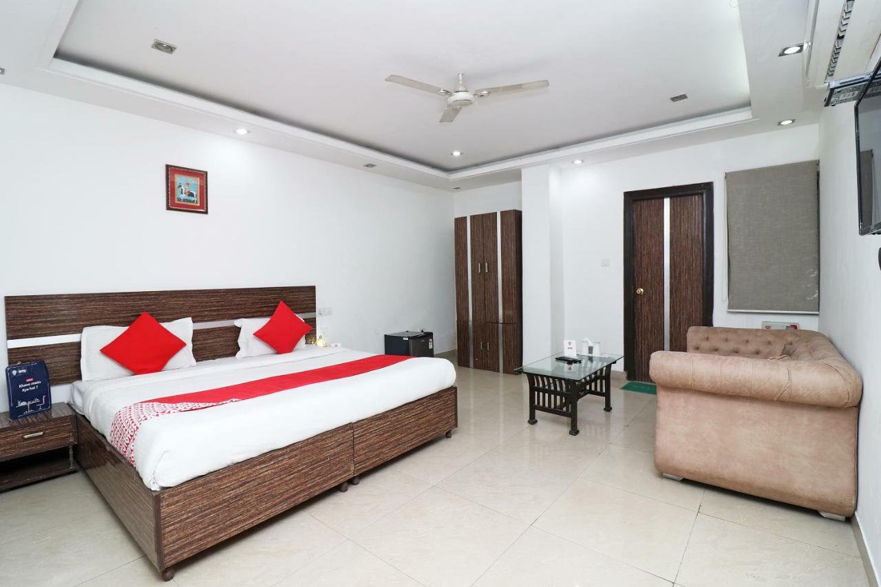Oyo 10257 Hotel Lotus Park Gurgaon Exteriör bild